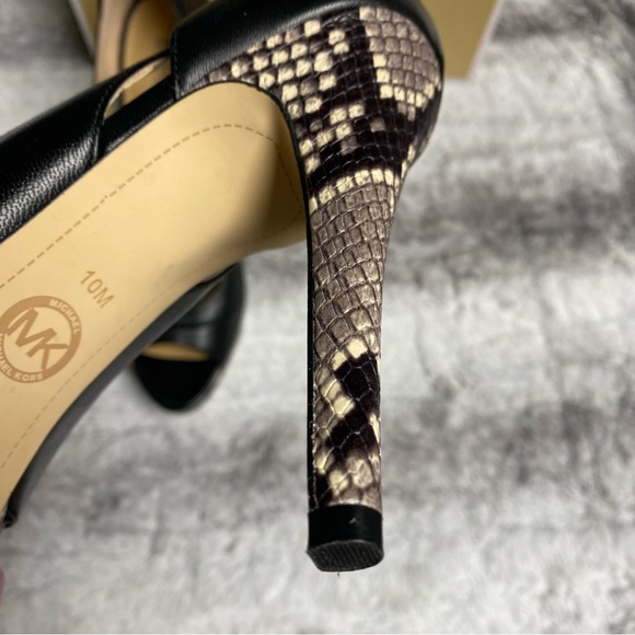 NWOT Michael Kors Hamilton Snakeskin Heels - Picture 5 of 9